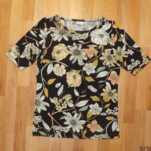 **LAST CHANCE** LuLaRoe black floral tee